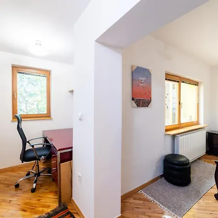 Daire Old Town Bascarsija 1bdr House With Garage & Garden
